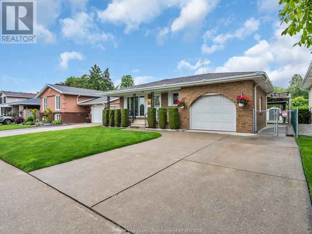 3040 Forest Glade Drive, Windsor, Ontario  N8R 1L5 - Photo 5 - 25012863