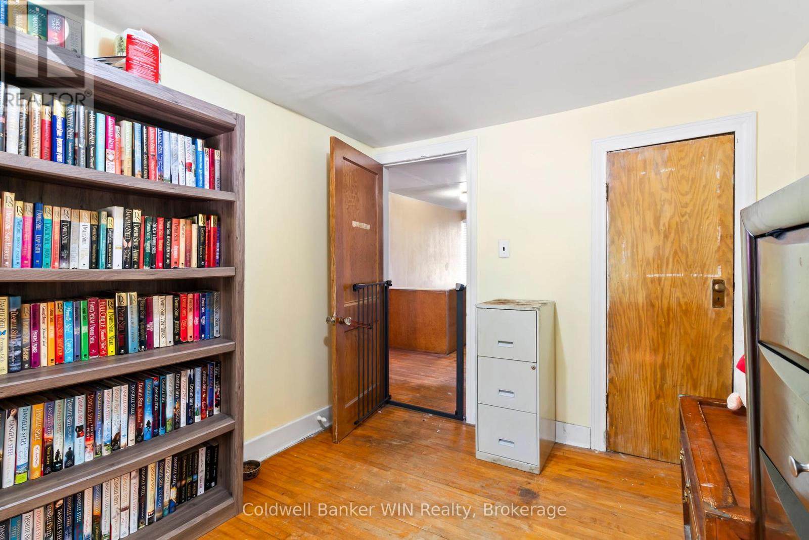 121 Queen Street W, Wellington North, Ontario  N0G 2L1 - Photo 17 - X12168343