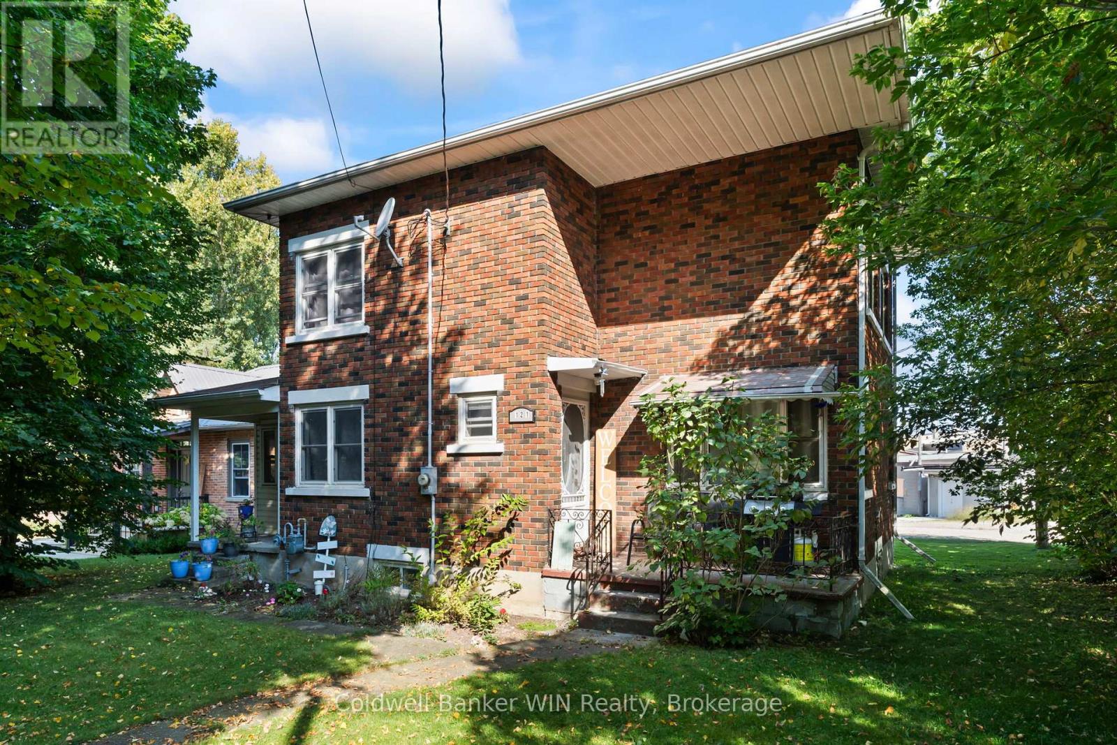 121 Queen Street W, Wellington North, Ontario  N0G 2L1 - Photo 2 - X12168343