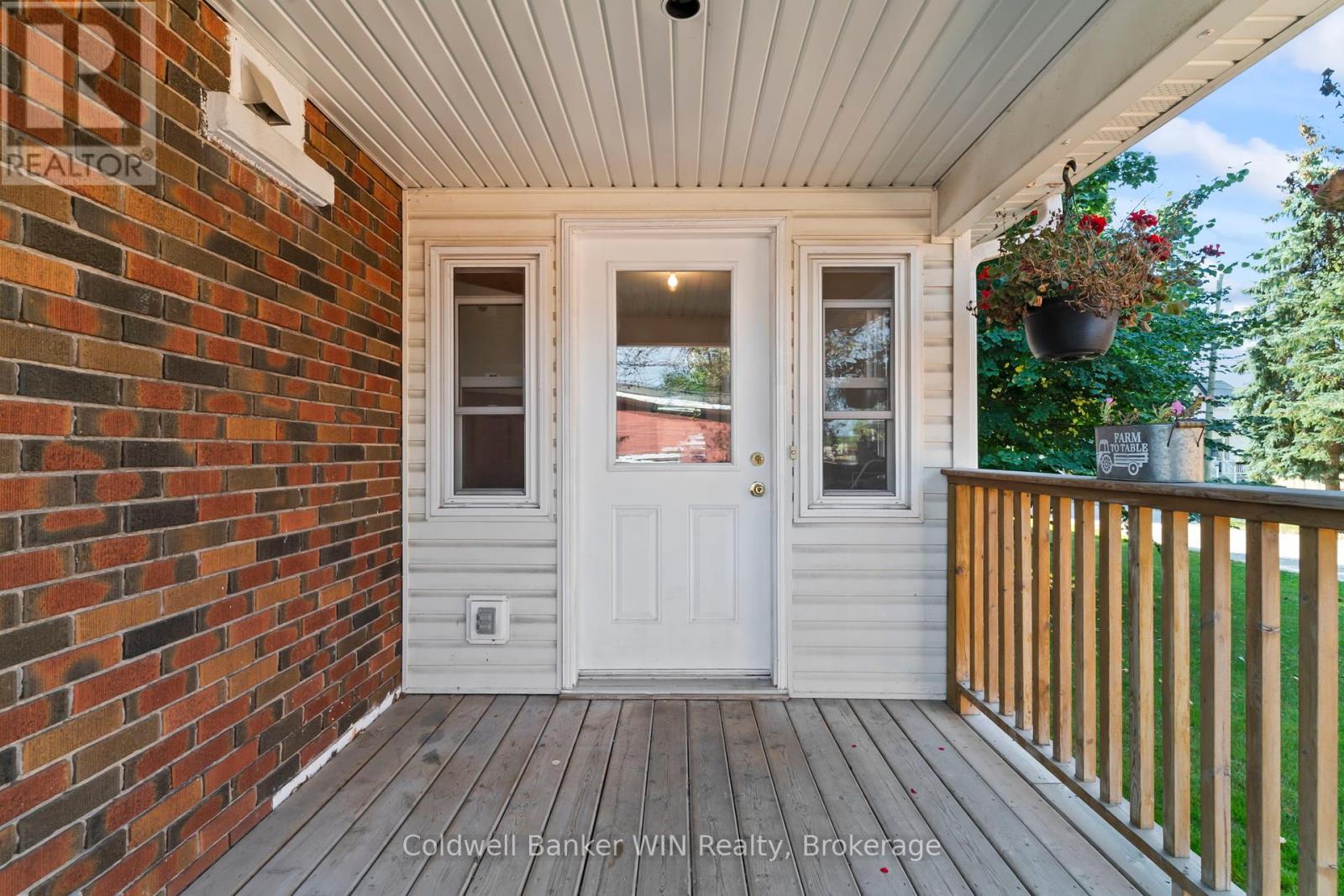 121 Queen Street W, Wellington North, Ontario  N0G 2L1 - Photo 6 - X12168343