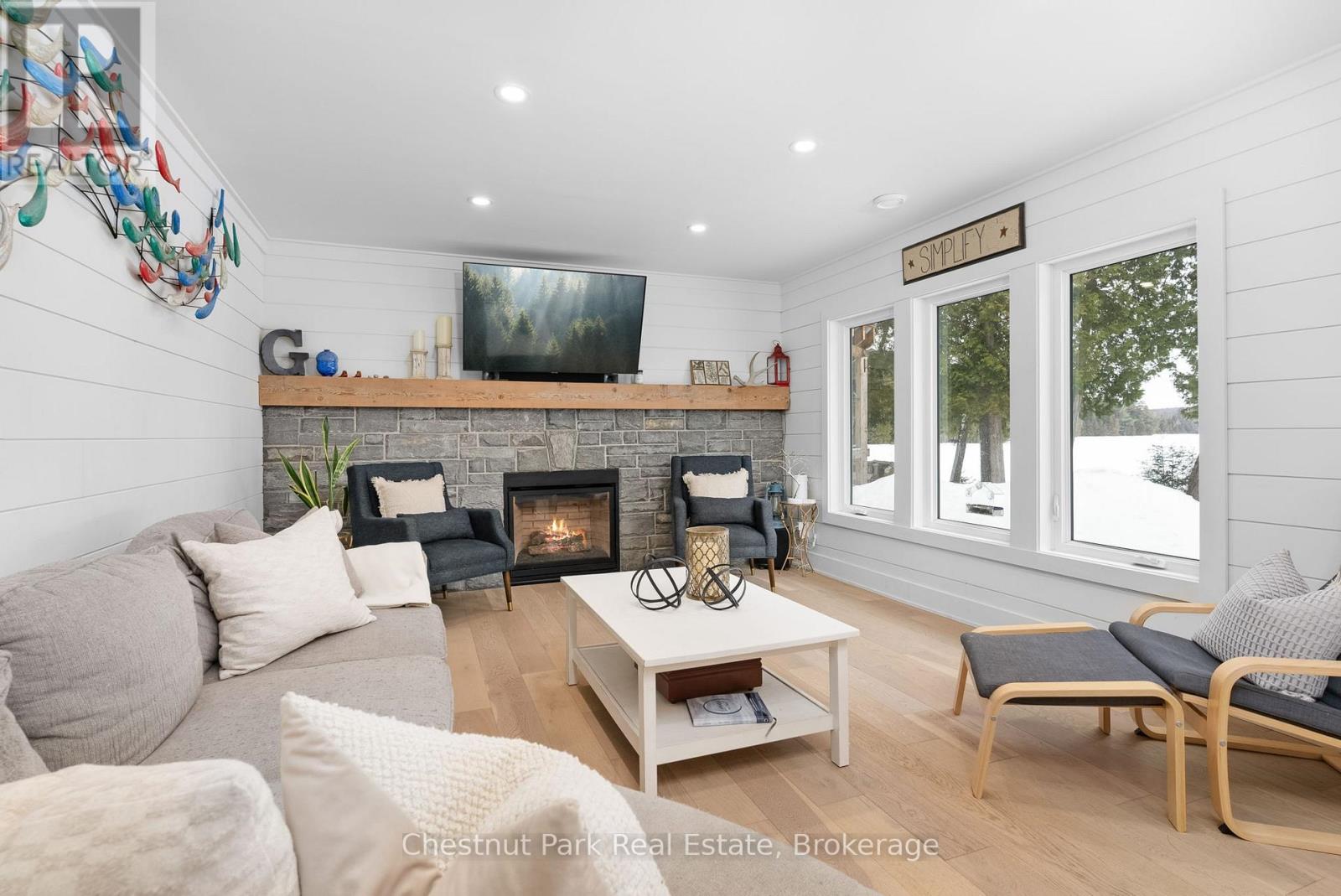 1030 Brooks Lake Road, Lake Of Bays, Ontario  P1H 2J6 - Photo 4 - X12168462