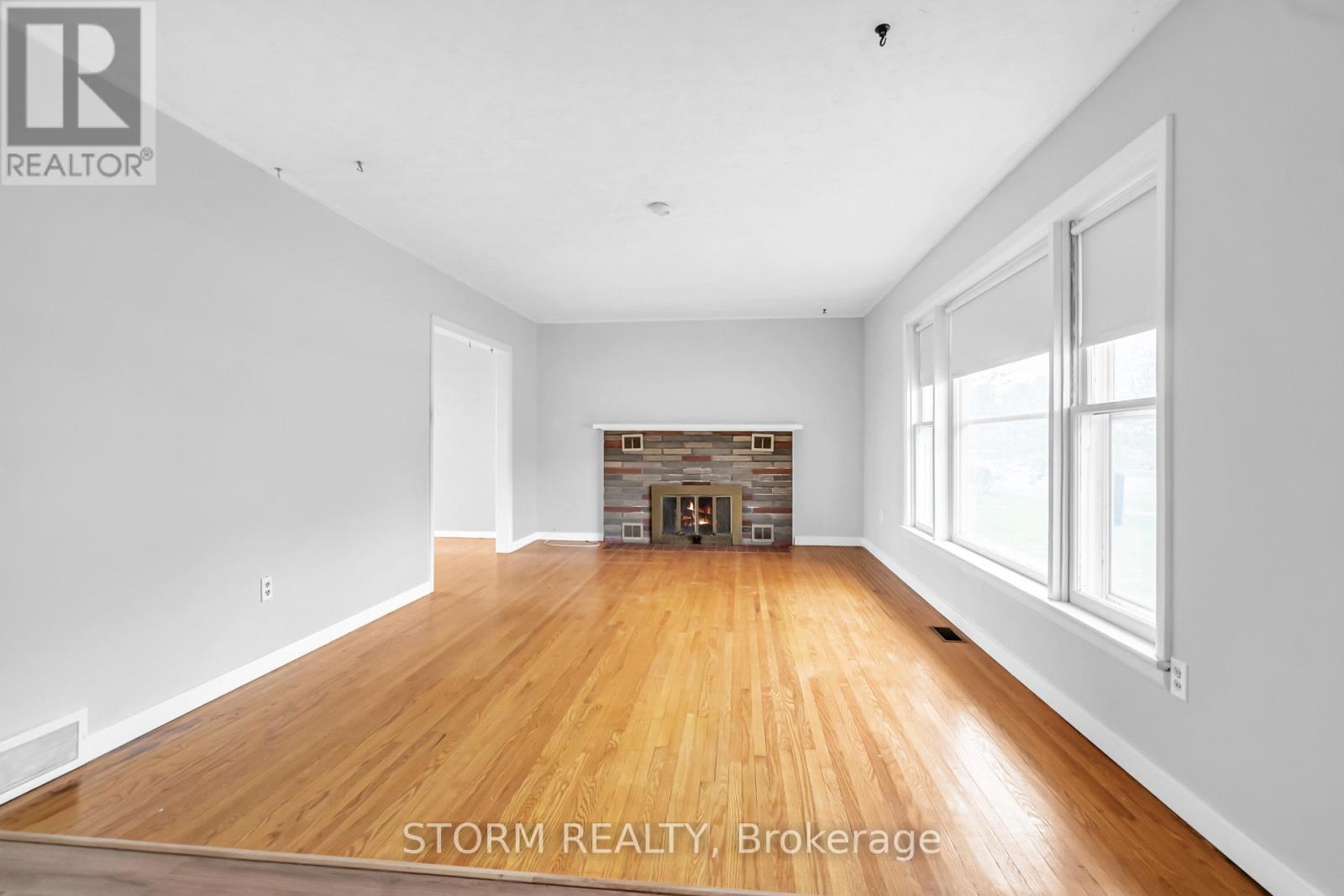 52 St Lawrence Street, South Stormont, Ontario  K0C 1M0 - Photo 10 - X12168460