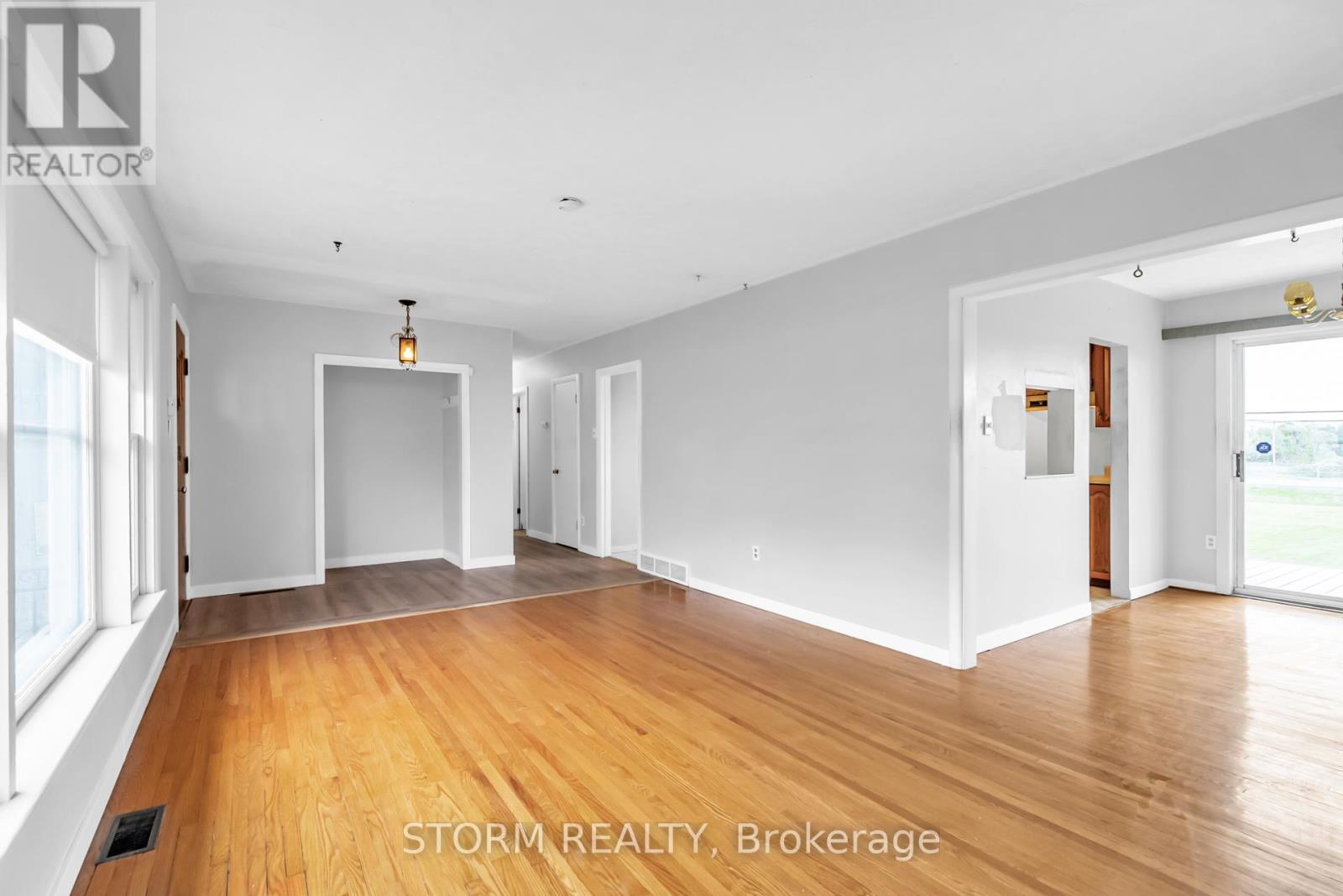 52 St Lawrence Street, South Stormont, Ontario  K0C 1M0 - Photo 12 - X12168460