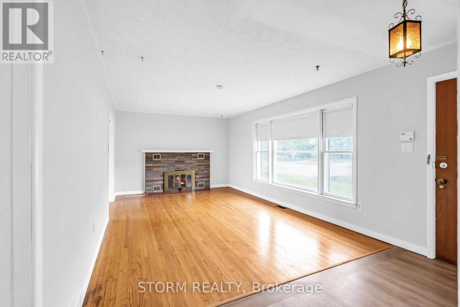52 St Lawrence Street, South Stormont, Ontario  K0C 1M0 - Photo 9 - X12168460