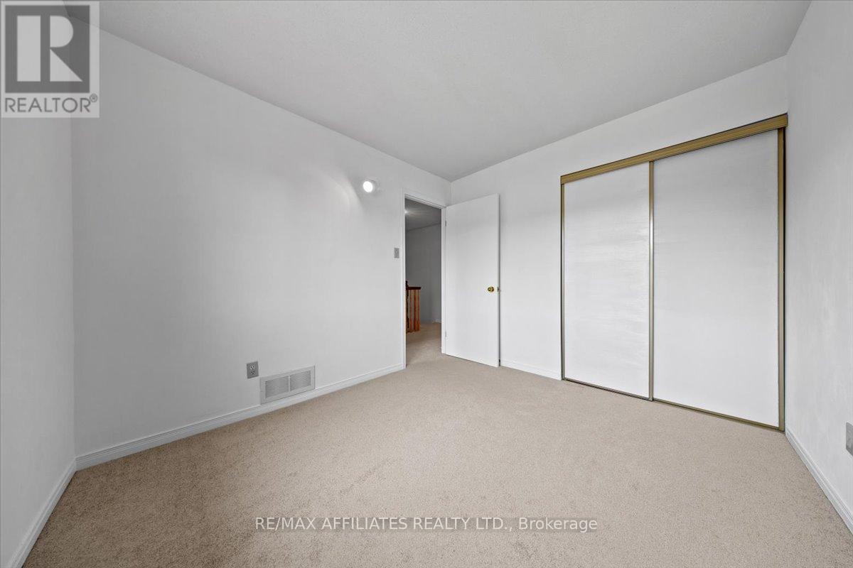 51 Newport Crescent, Ottawa, Ontario  K1T 3M2 - Photo 34 - X12168302