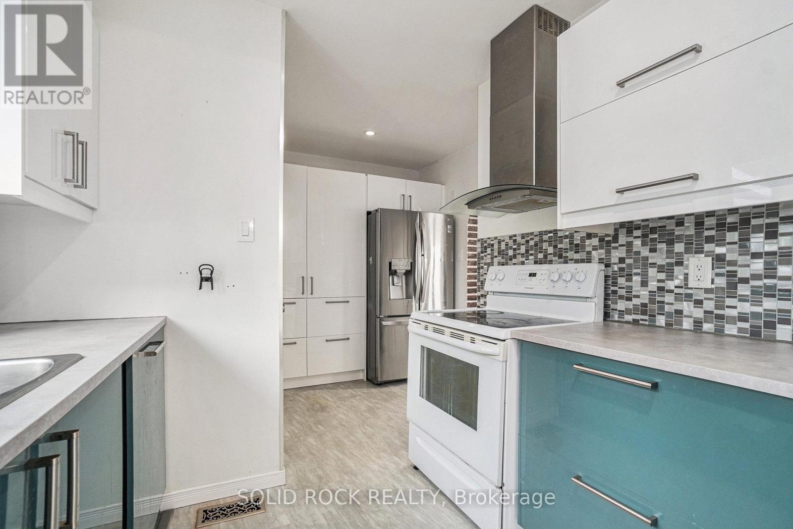 196 Morrena Road, Ottawa, Ontario  K2L 1E1 - Photo 13 - X12168327