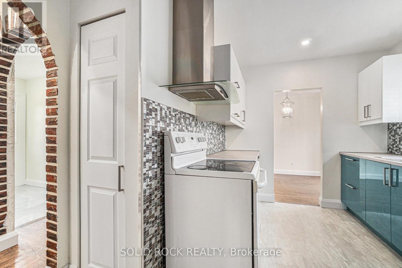 196 Morrena Road, Ottawa, Ontario  K2L 1E1 - Photo 21 - X12168327