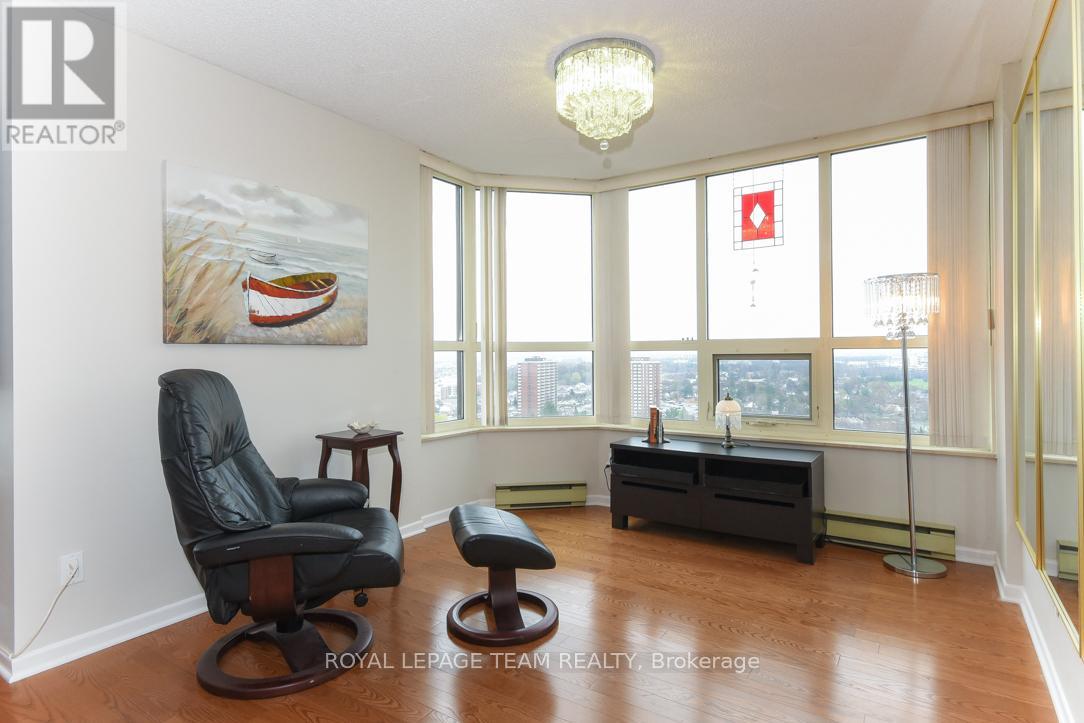 2504 - 1510 Riverside Drive, Ottawa, Ontario  K1G 4X5 - Photo 13 - X12168341