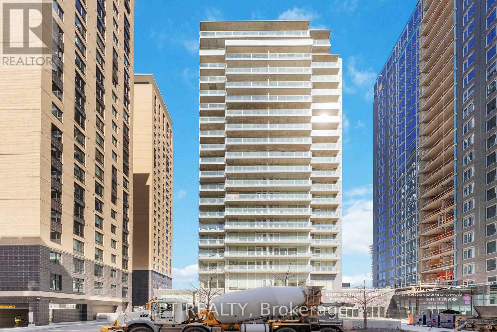 Property at 307 - 111 CHAMPAGNE AVENUE S image 2