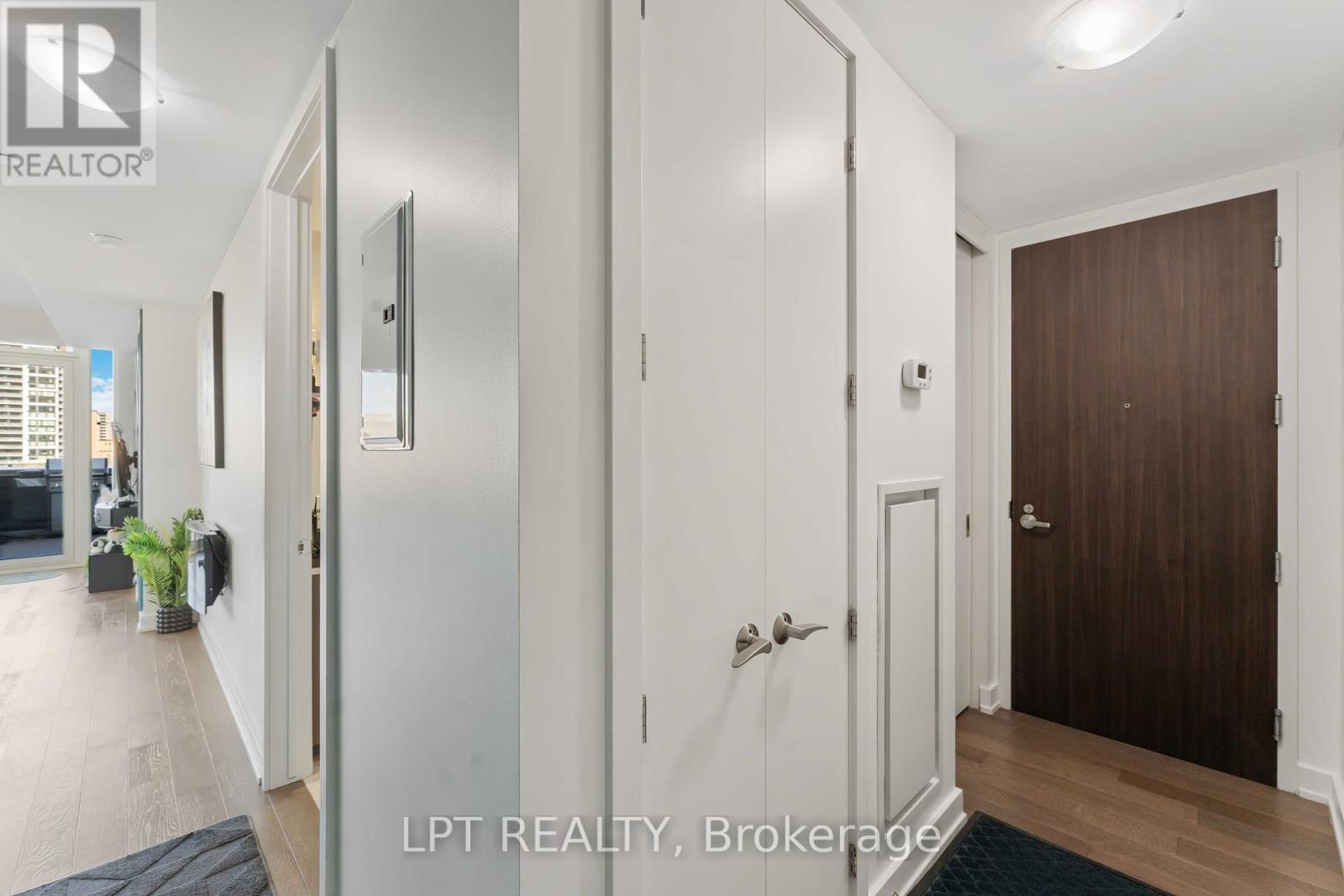 Property at 307 - 111 CHAMPAGNE AVENUE S image 5