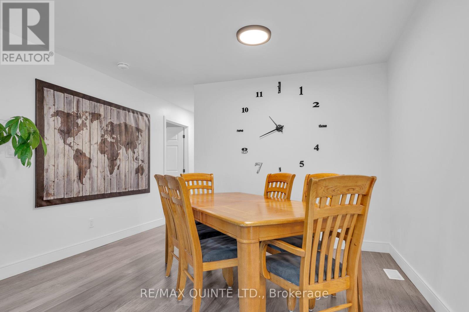 51 Gilbert Street, Belleville, Ontario  K8P 3G9 - Photo 6 - X12160925