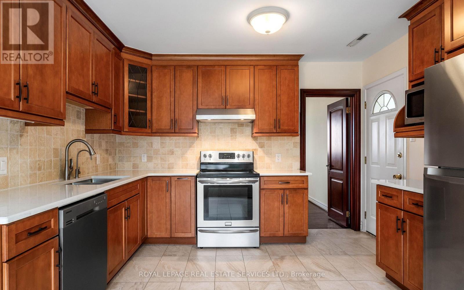 83 Page Avenue, Toronto (Bayview Village), Ontario  M2K 2B8 - Photo 15 - C12168177
