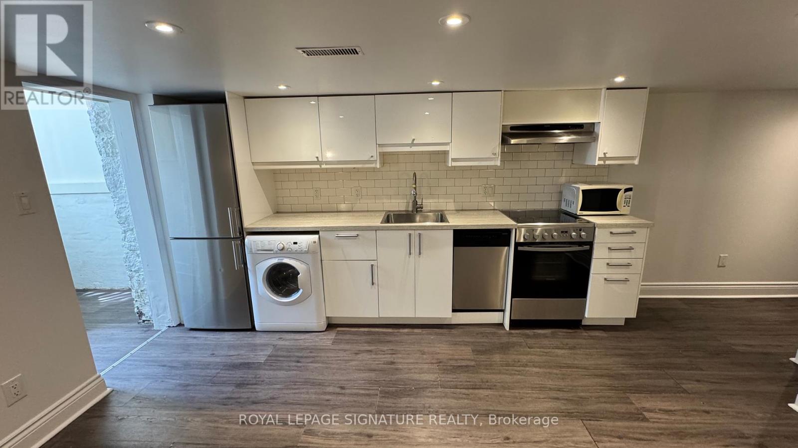 Lower - 721 Dovercourt Road, Toronto, Ontario  M6H 2W7 - Photo 3 - C12168236