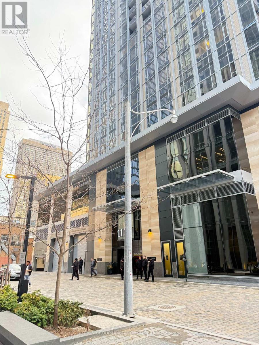 3503 - 11 Yorkville Avenue, Toronto (Annex), Ontario  M4W 0B7 - Photo 2 - C12168268