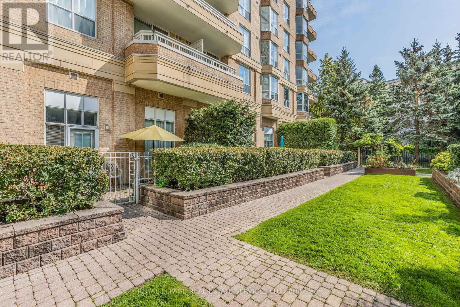 204 - 11 Thorncliffe Pk Drive, Toronto, Ontario  M4H 1P3 - Photo 3 - C12168295