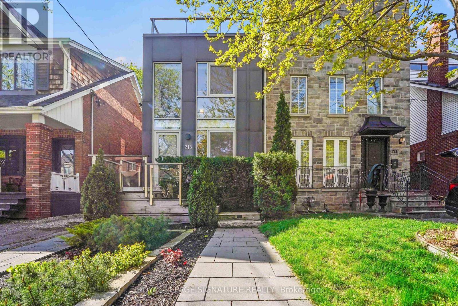 215 Bowood Avenue, Toronto, Ontario  M4N 1Y7 - Photo 1 - C12168340