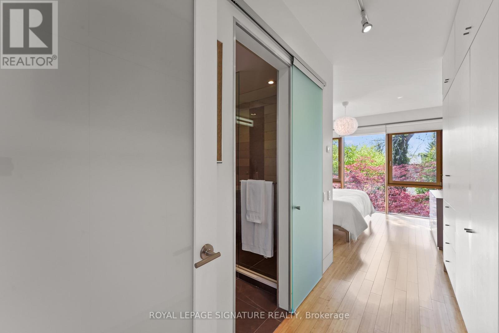 215 Bowood Avenue, Toronto, Ontario  M4N 1Y7 - Photo 21 - C12168340