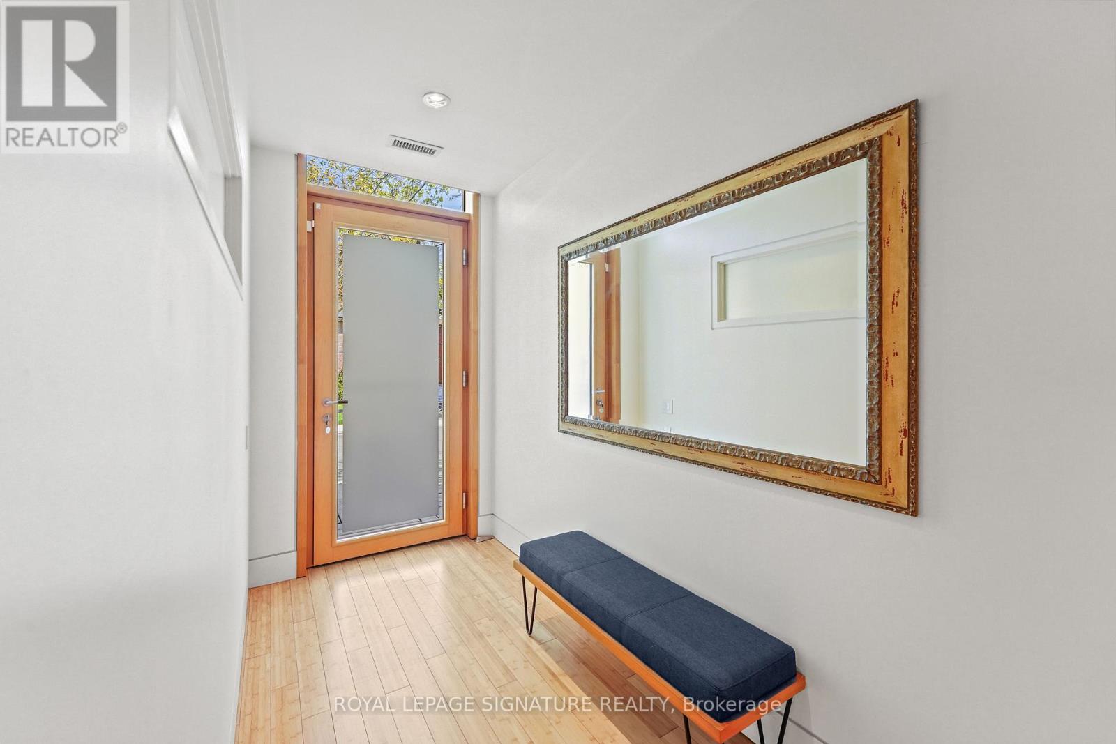 215 Bowood Avenue, Toronto, Ontario  M4N 1Y7 - Photo 3 - C12168340