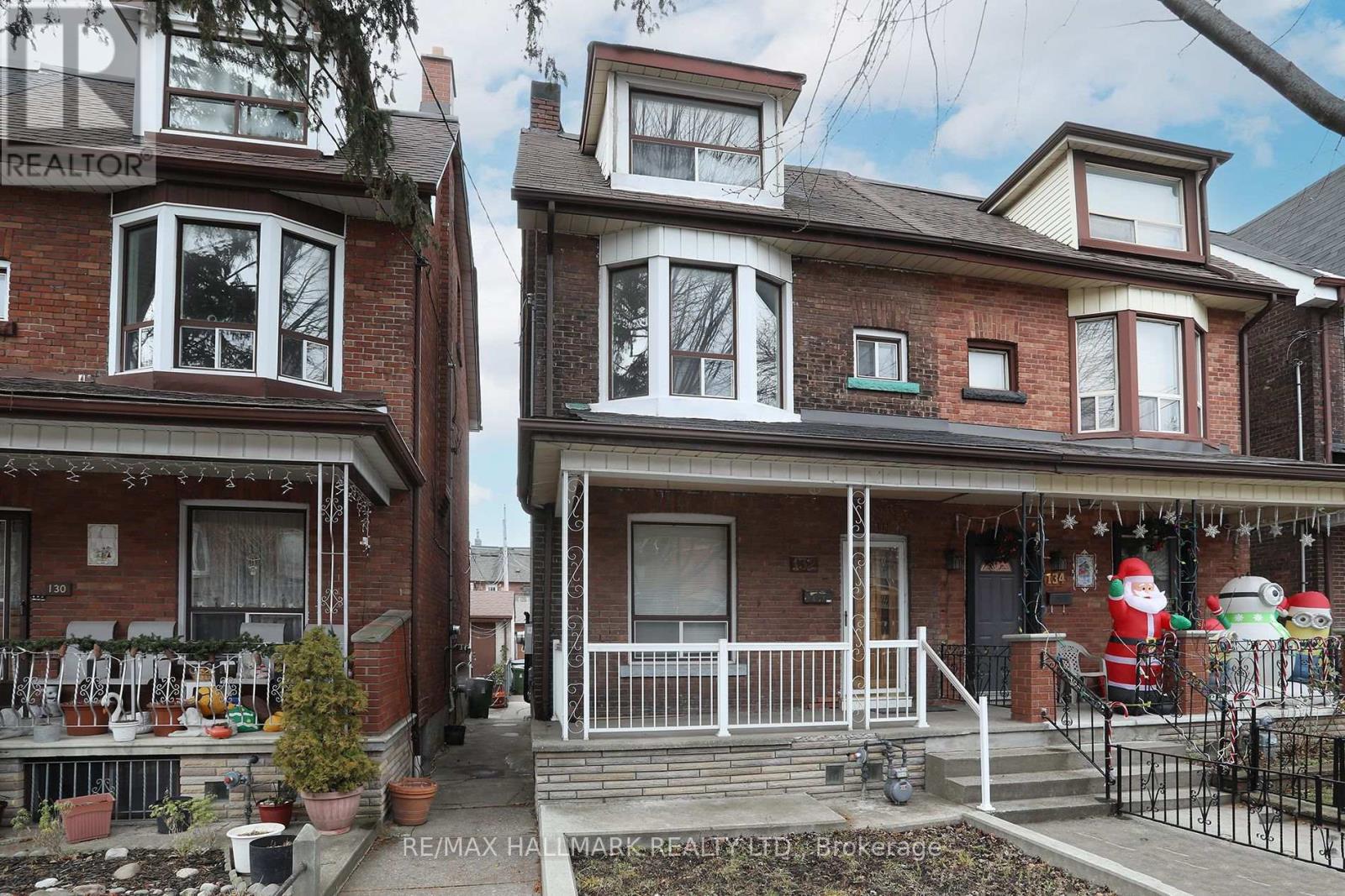 LOWER - 132 GRACE STREET, Toronto, Ontario