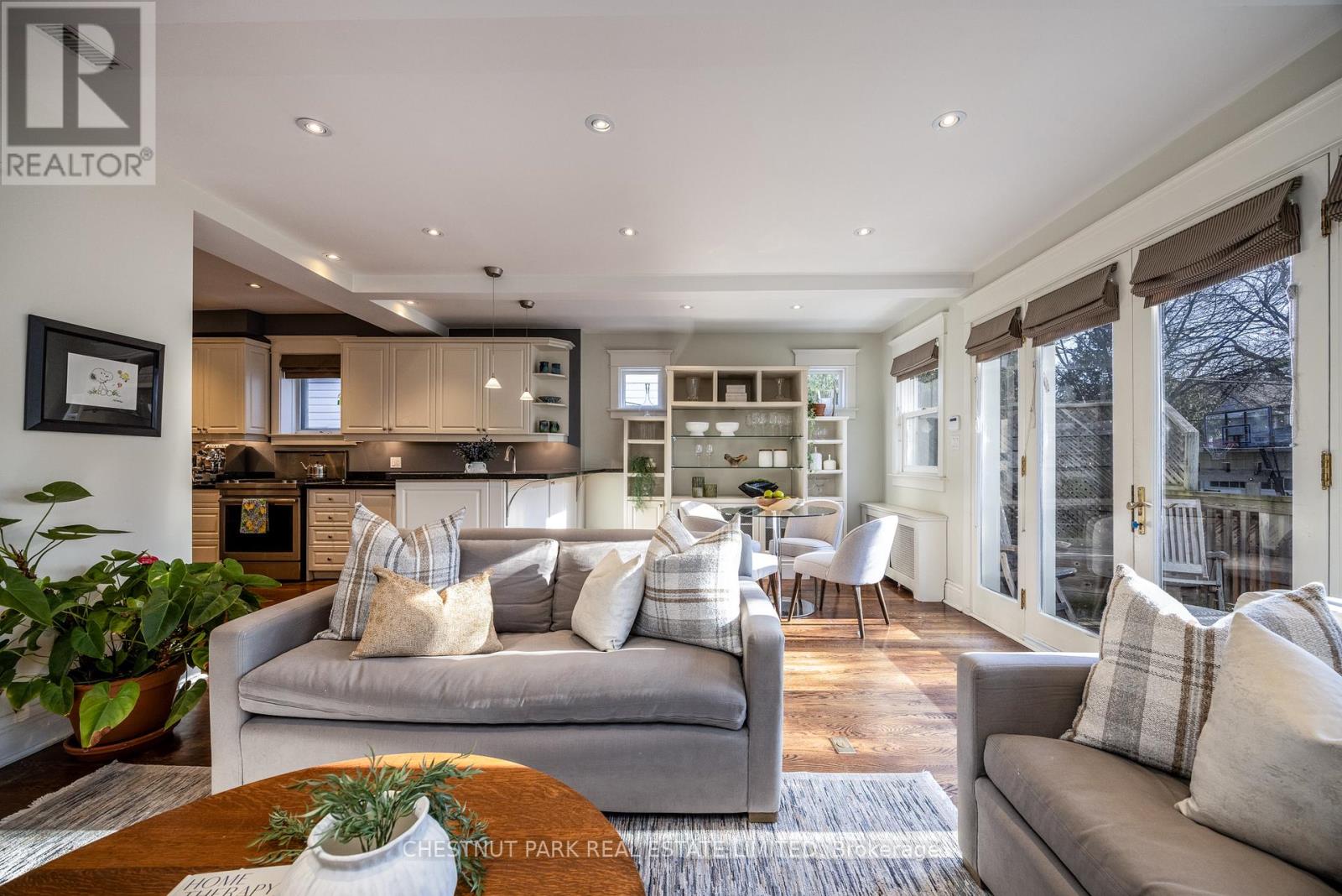 85 Duggan Avenue, Toronto, Ontario  M4V 1Y1 - Photo 15 - C12168388