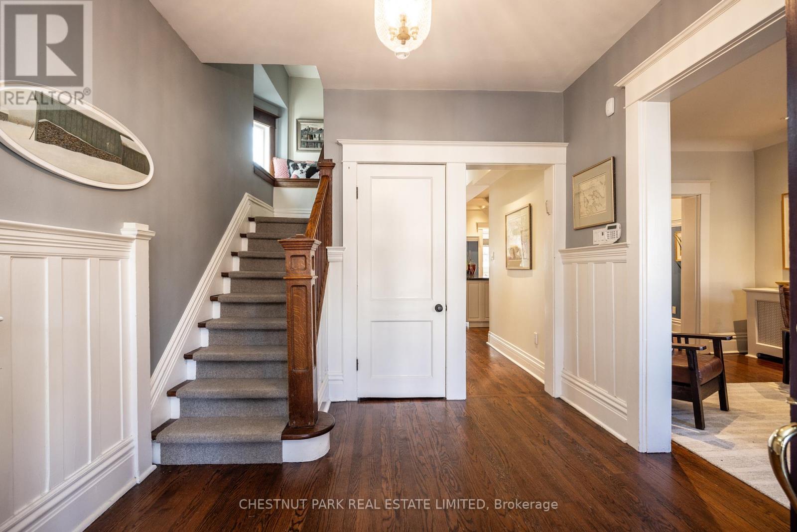 85 Duggan Avenue, Toronto, Ontario  M4V 1Y1 - Photo 4 - C12168388