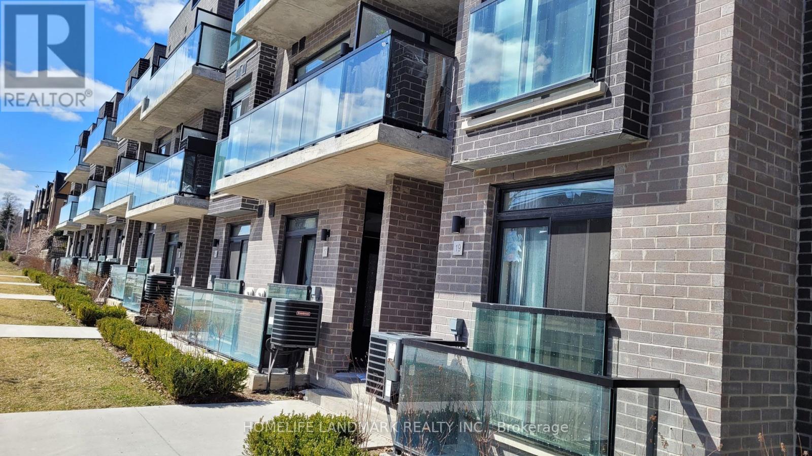 19 - 268 Finch Avenue E, Toronto, Ontario  M2N 0L3 - Photo 1 - C12168406