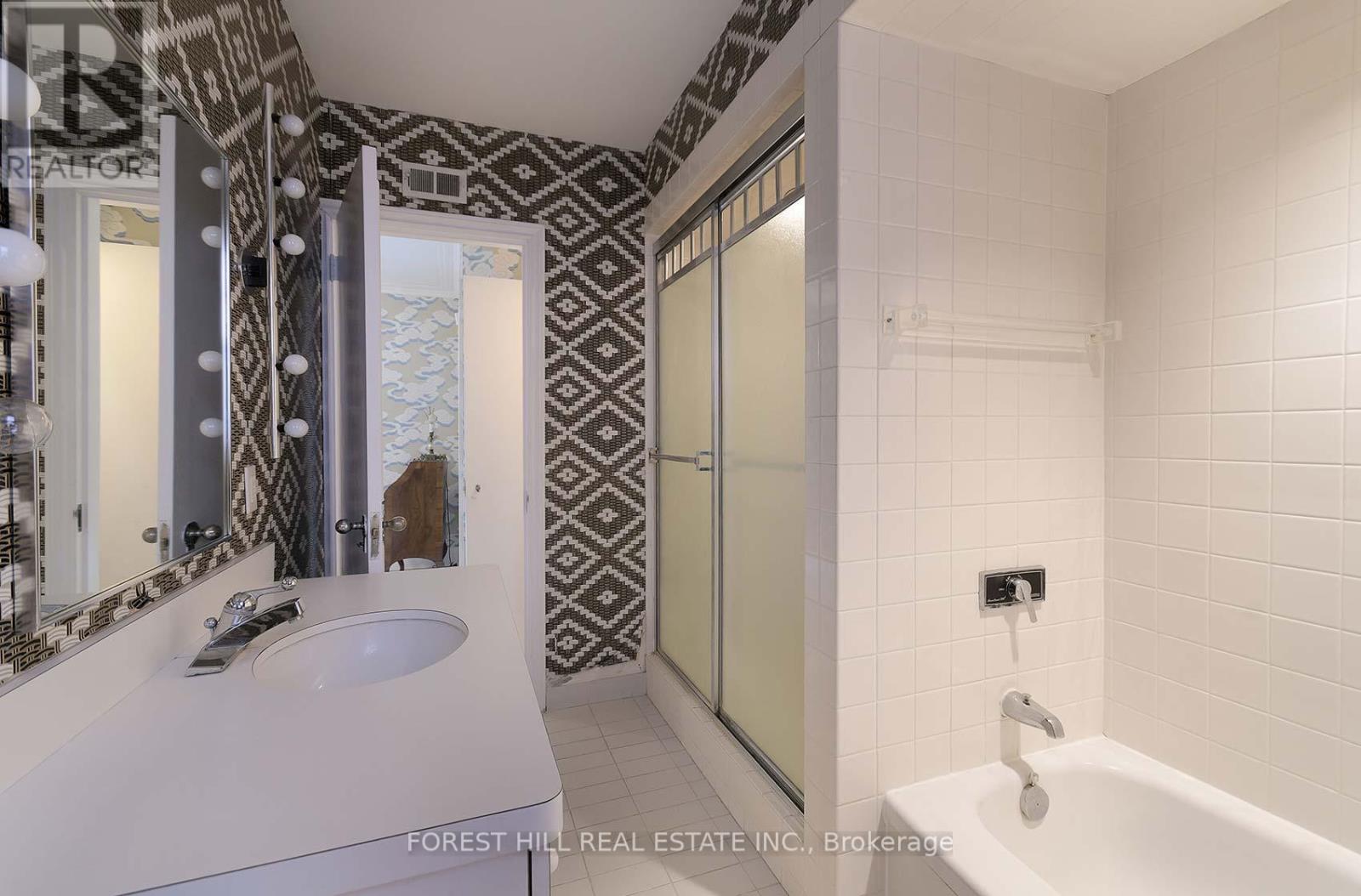 65 Heathdale Road, Toronto (Humewood-Cedarvale), Ontario  M6C 1M9 - Photo 29 - C12168478