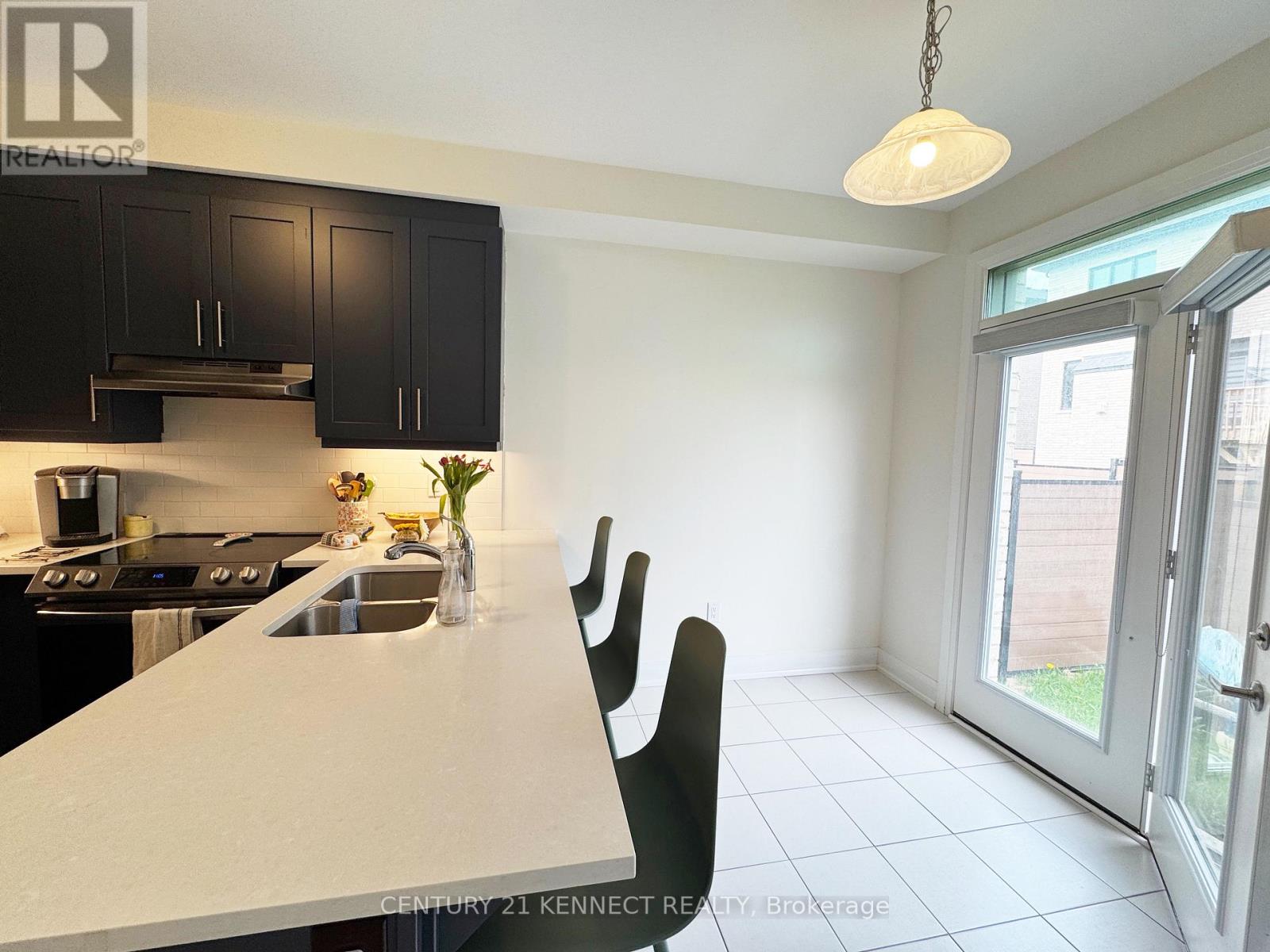 16 Cecil Sinclair Drive, Markham, Ontario  L6C 3L3 - Photo 8 - N12160222