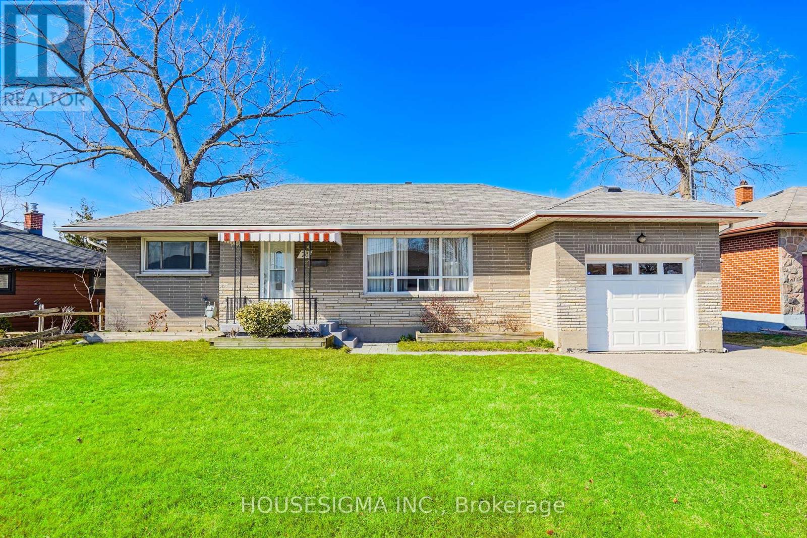 28 Sandra Street E, Oshawa (Farewell), Ontario  L1H 3W3 - Photo 1 - E12168281