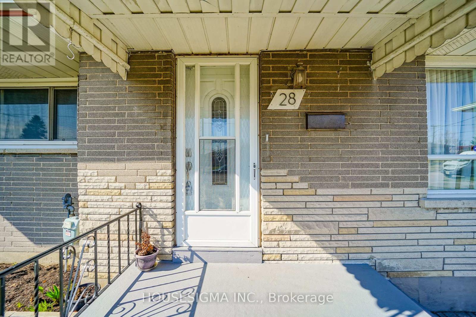 28 Sandra Street E, Oshawa, Ontario  L1H 3W3 - Photo 6 - E12168281