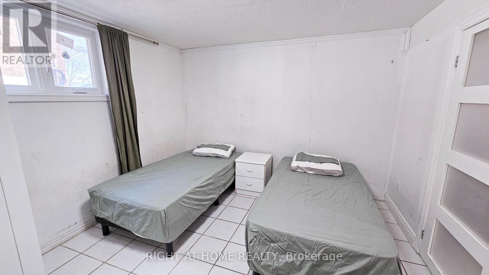 Bsmt #b - 62 Iangrove Terrace, Toronto, Ontario  M1W 2H2 - Photo 8 - E12168284