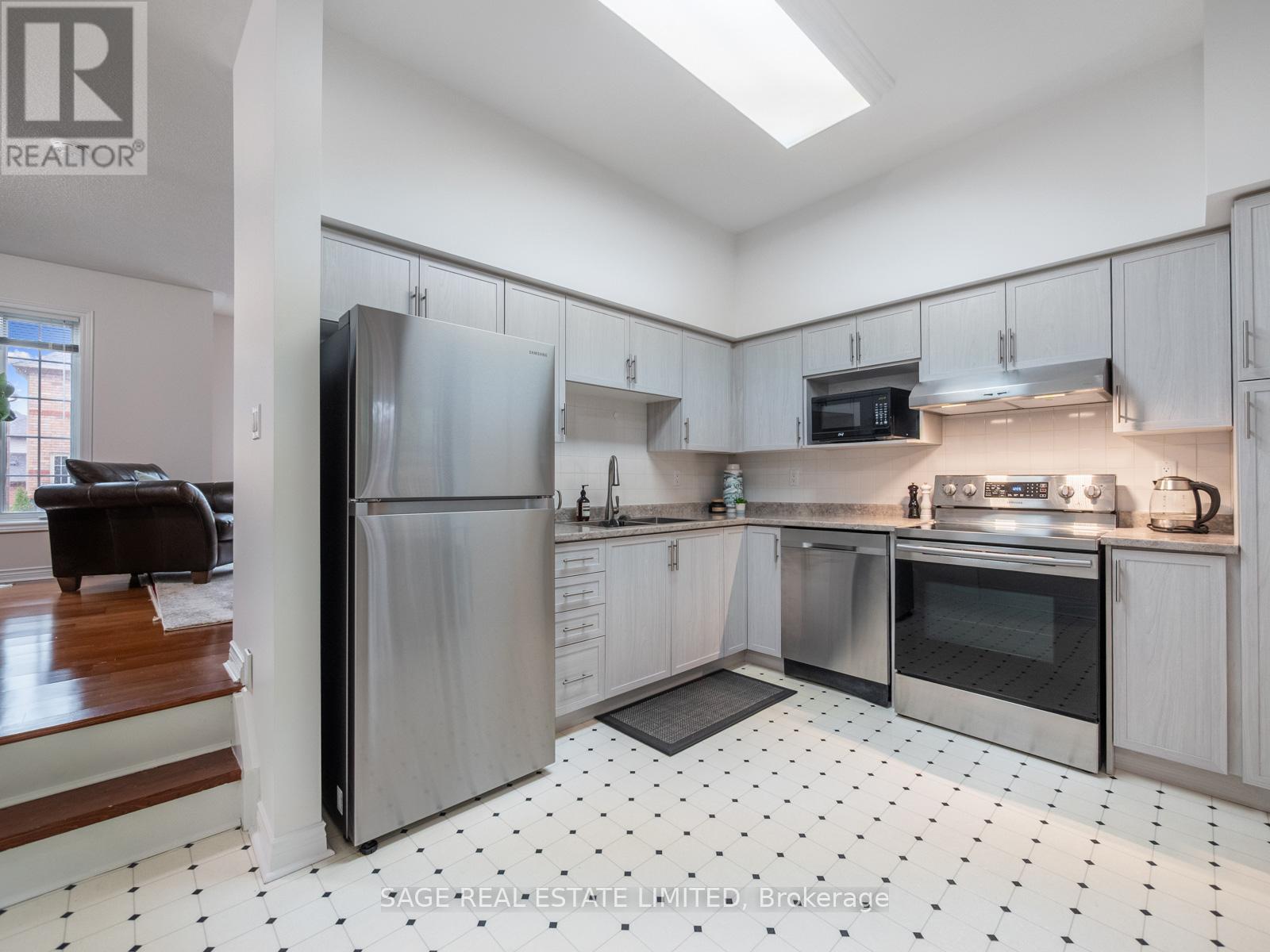 21 - 8 Guildpark Pathway, Toronto, Ontario  M1J 3P1 - Photo 13 - E12168392