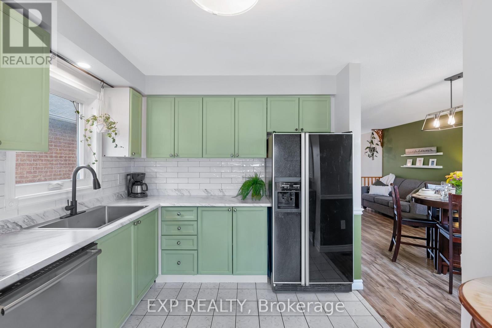 19 Silkwood Crescent, Brampton, Ontario  L6X 4L1 - Photo 10 - W12156856