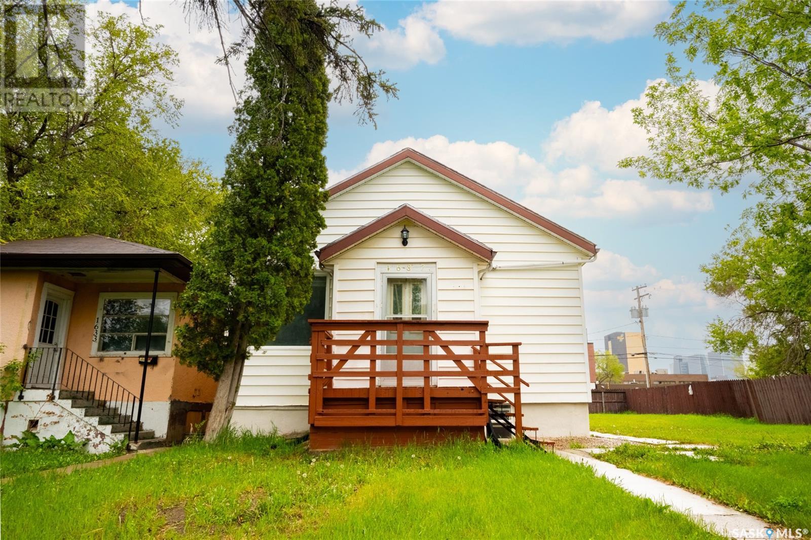 1637 Rae Street, Regina, Saskatchewan  S4T 2B1 - Photo 2 - SK006824