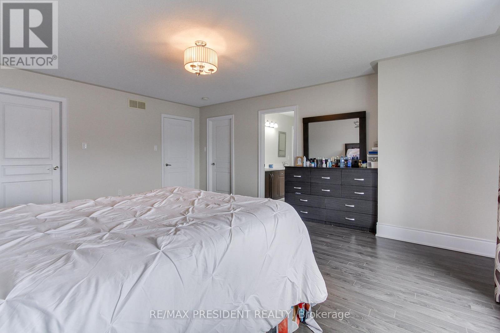 189 Brookview Drive, Bradford West Gwillimbury, Ontario  L3Z 0R9 - Photo 26 - N12168269