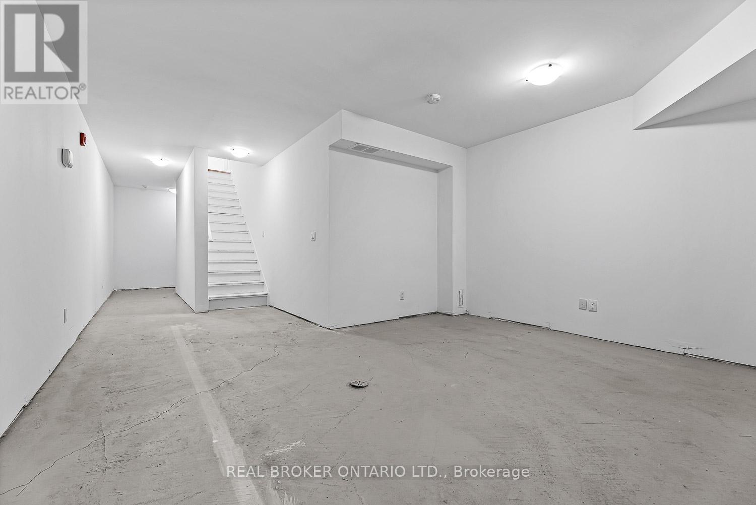 101 - 128 Barrie Street, Bradford West Gwillimbury, Ontario  L3Z 1L1 - Photo 26 - N12168354