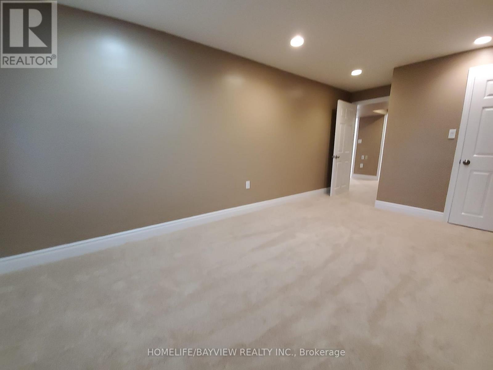 644 Mcbean Avenue, Newmarket, Ontario  L3X 2J5 - Photo 29 - N12168413