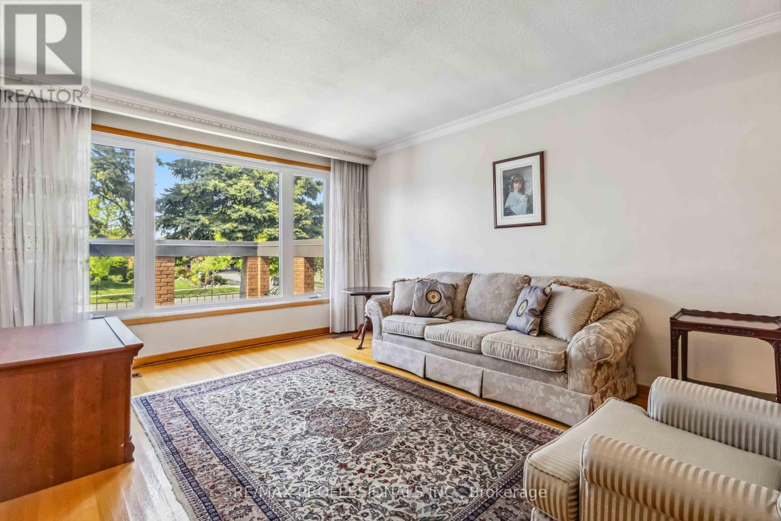 Property at 525 WOODBRIDGE AVENUE image 4