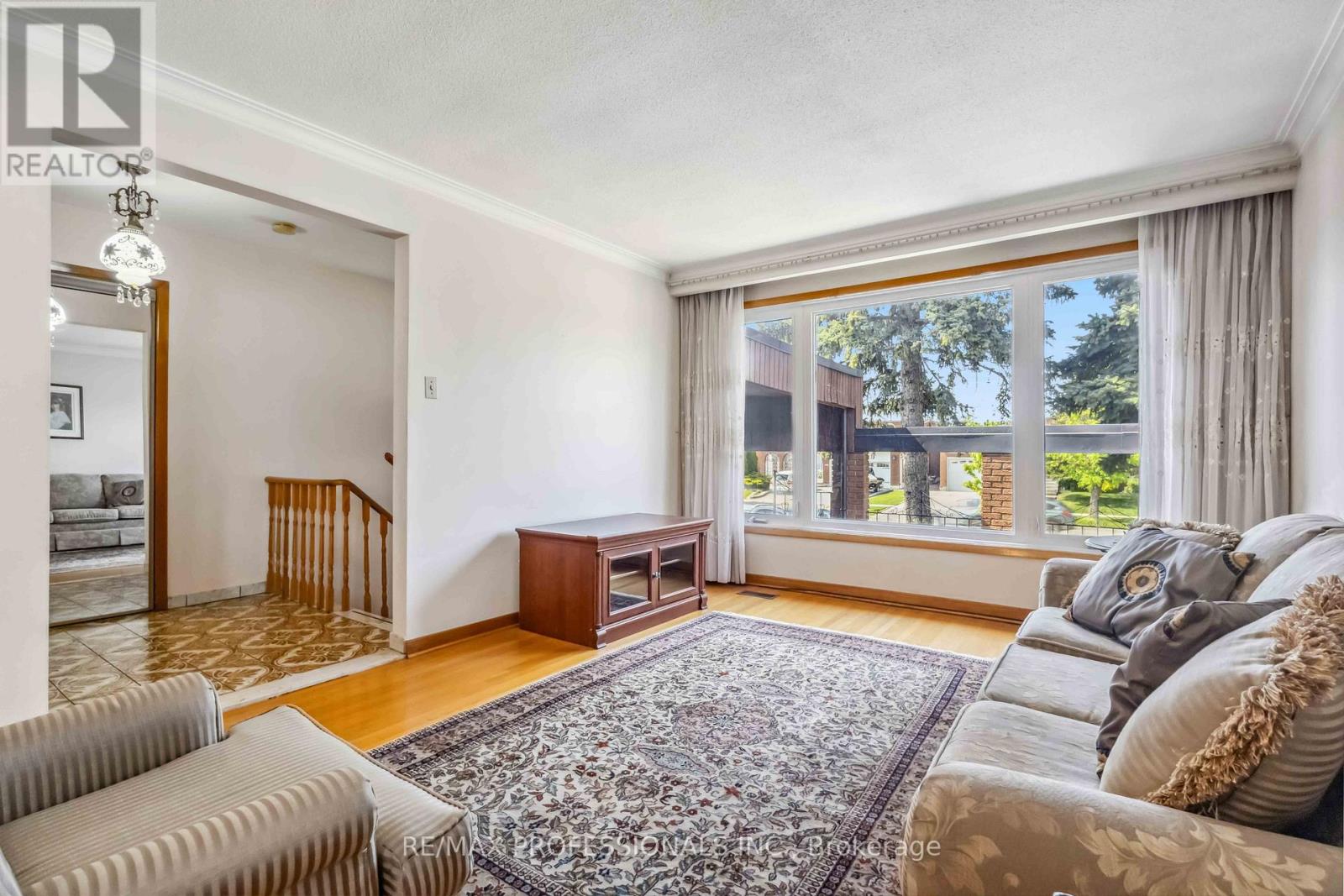 Property at 525 WOODBRIDGE AVENUE image 5