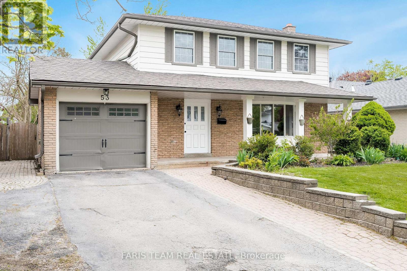 53 Varden Avenue, Barrie, Ontario  L4M 4P4 - Photo 2 - S12168165