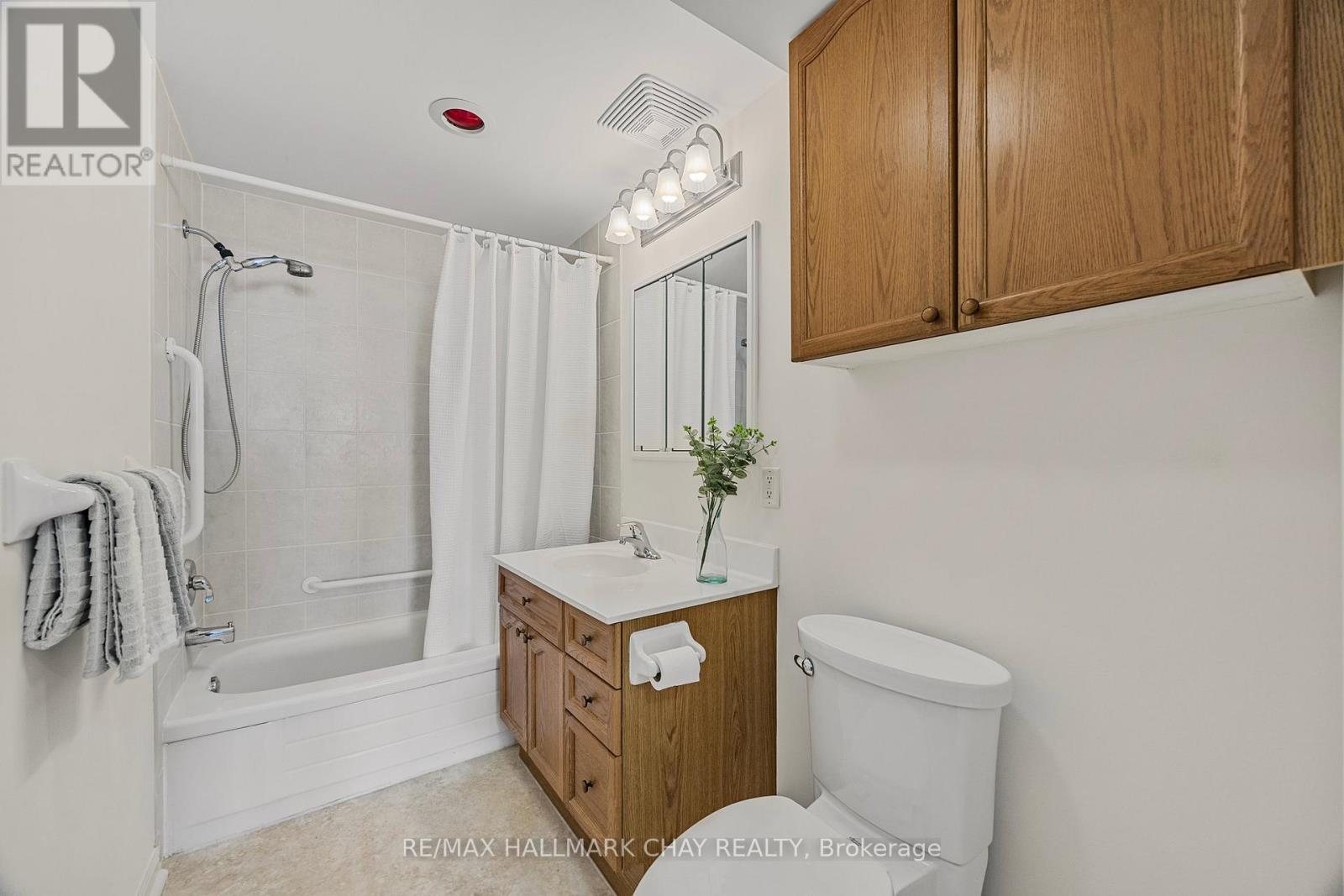 412 - 90 Dean Avenue, Barrie (Painswick South), Ontario  L4N 0M3 - Photo 15 - S12168173