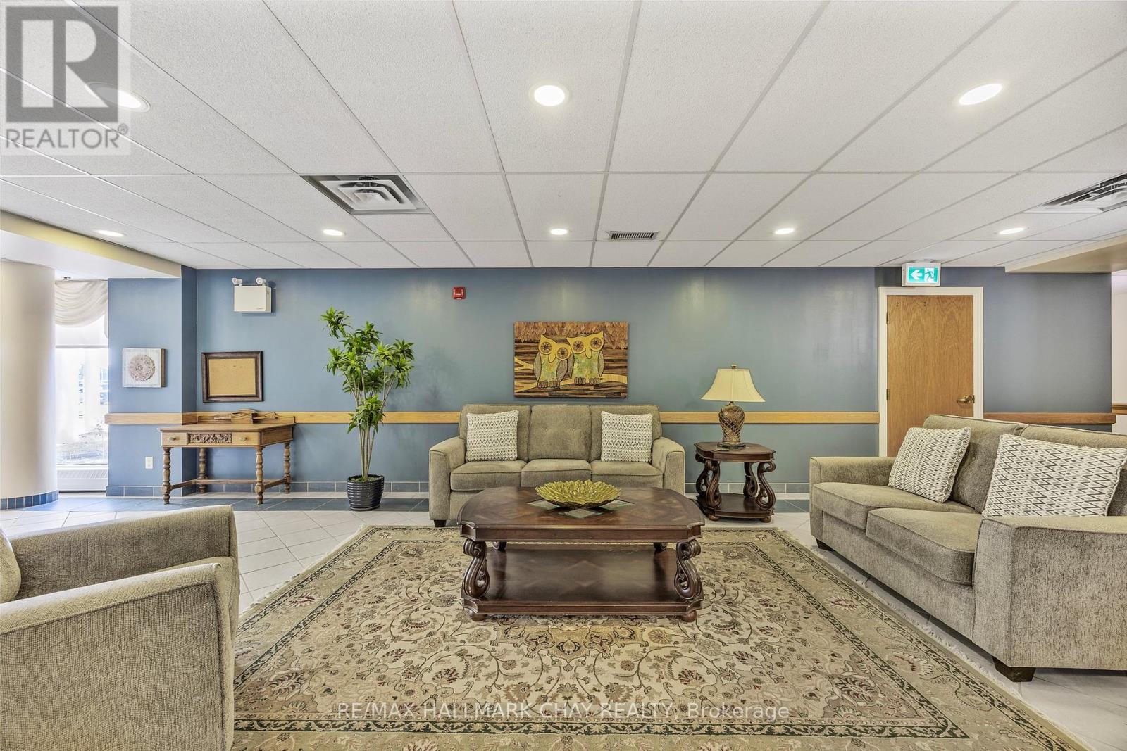 412 - 90 Dean Avenue, Barrie (Painswick South), Ontario  L4N 0M3 - Photo 2 - S12168173