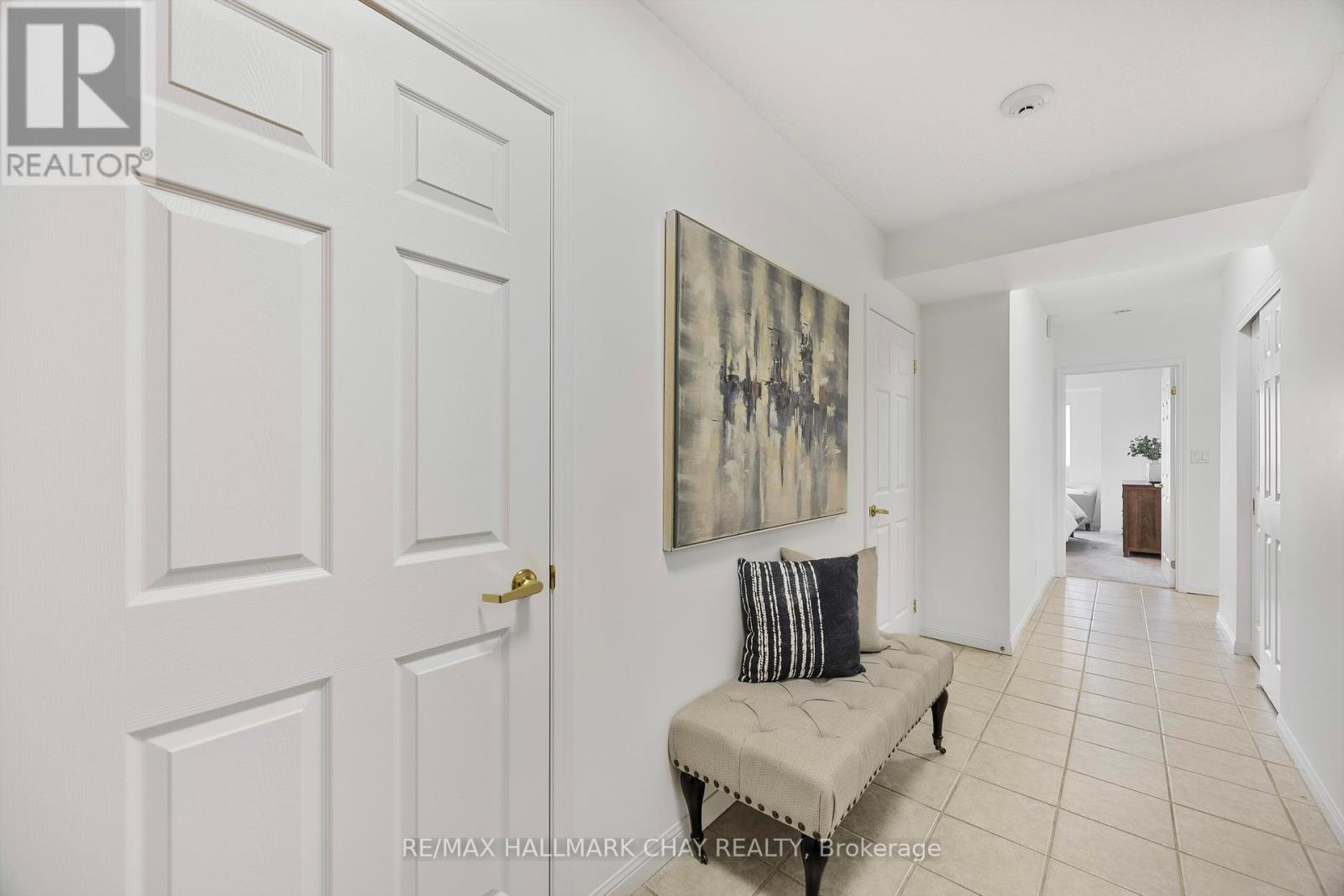 412 - 90 Dean Avenue, Barrie (Painswick South), Ontario  L4N 0M3 - Photo 4 - S12168173