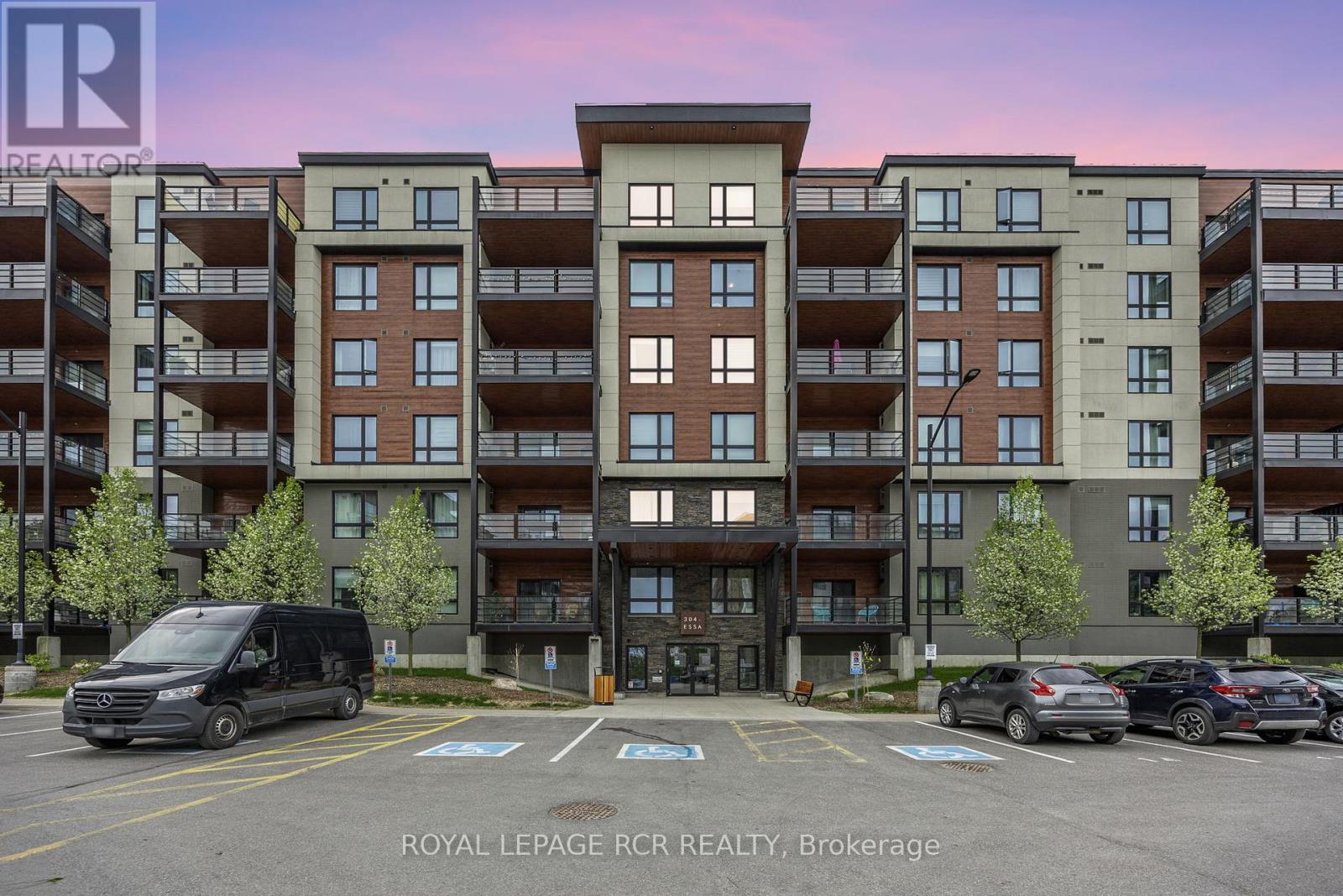 203 - 304 Essa Road, Barrie (0 West), Ontario  L9J 0H4 - Photo 1 - S12168183