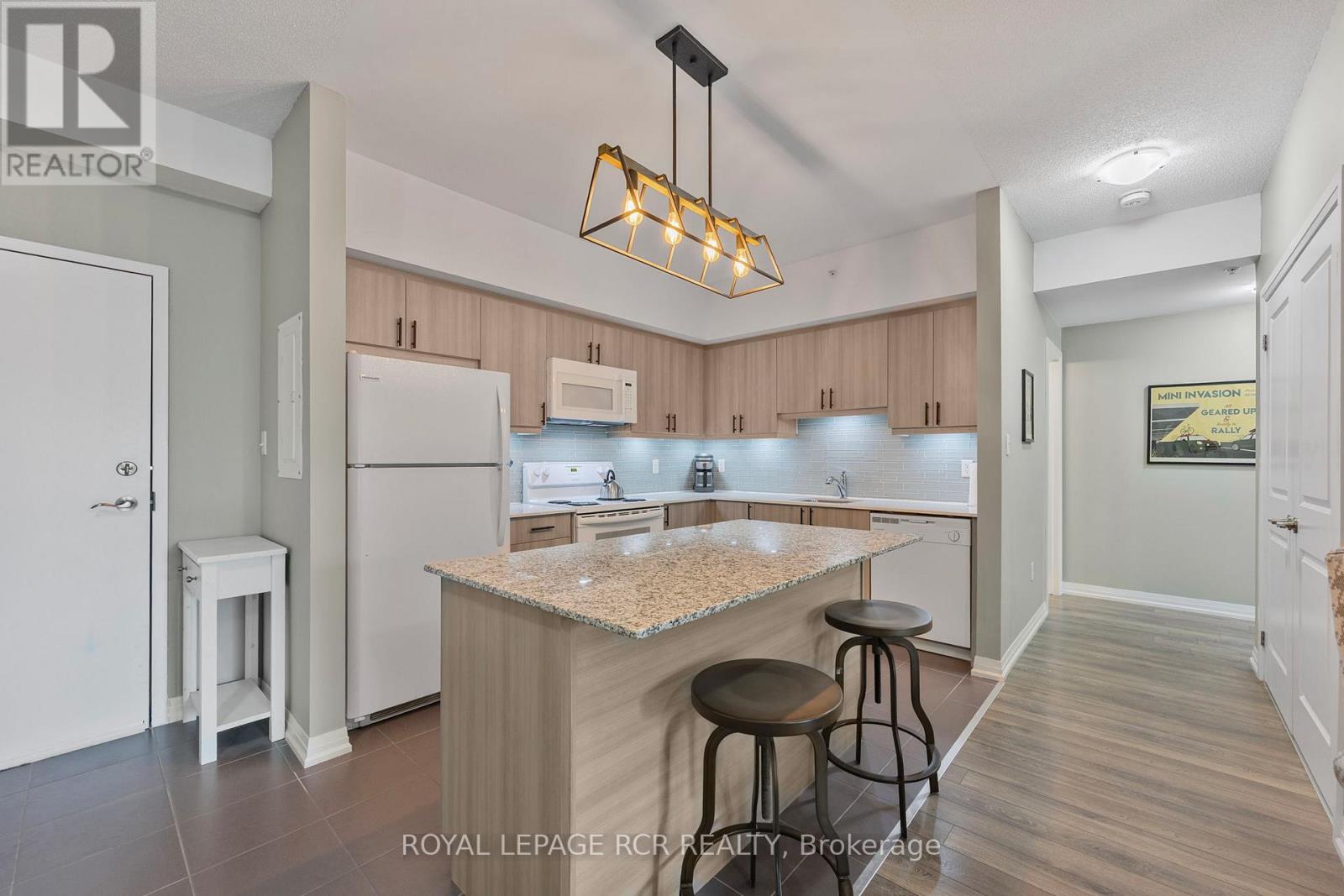 203 - 304 Essa Road, Barrie (0 West), Ontario  L9J 0H4 - Photo 11 - S12168183