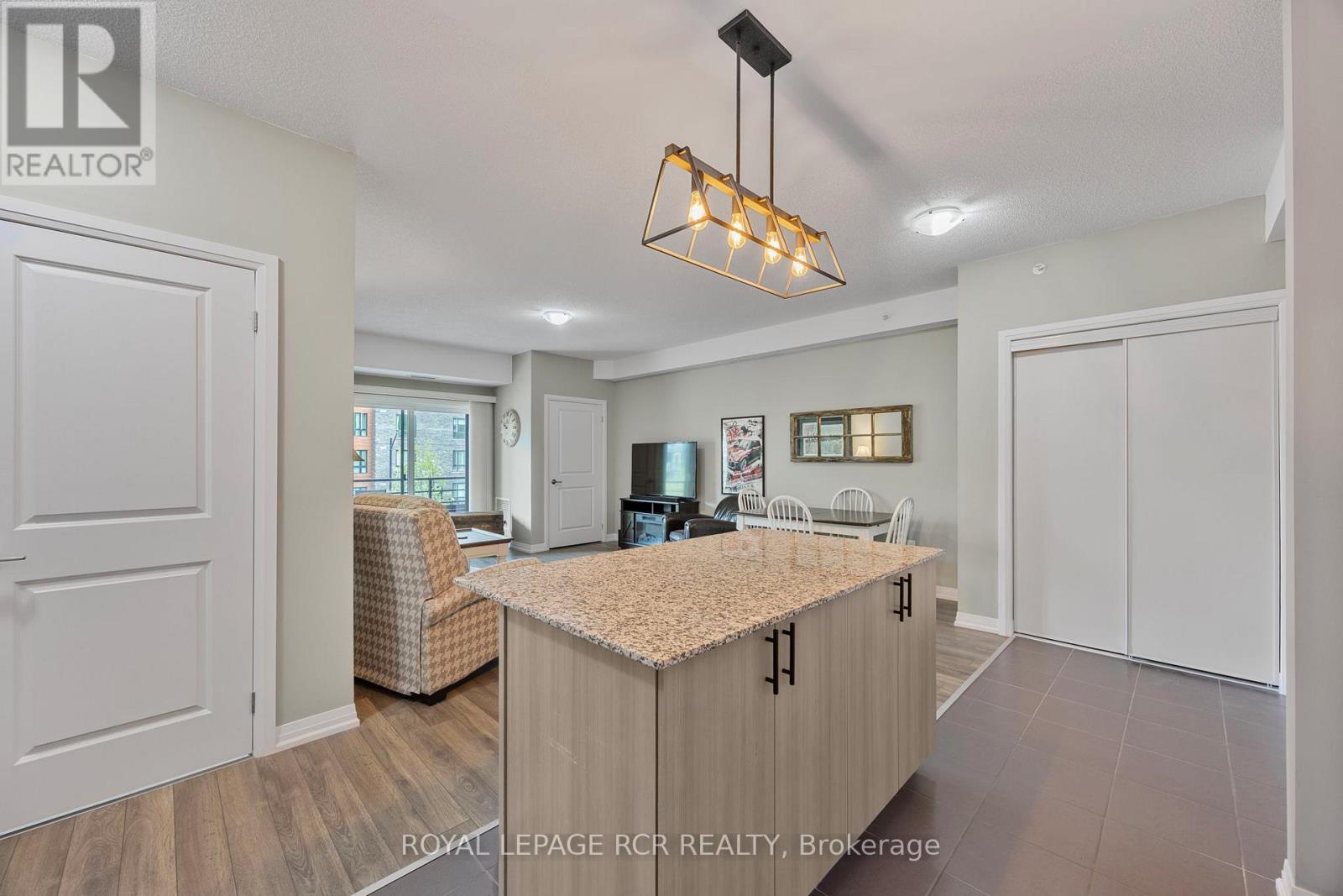 203 - 304 Essa Road, Barrie (0 West), Ontario  L9J 0H4 - Photo 17 - S12168183