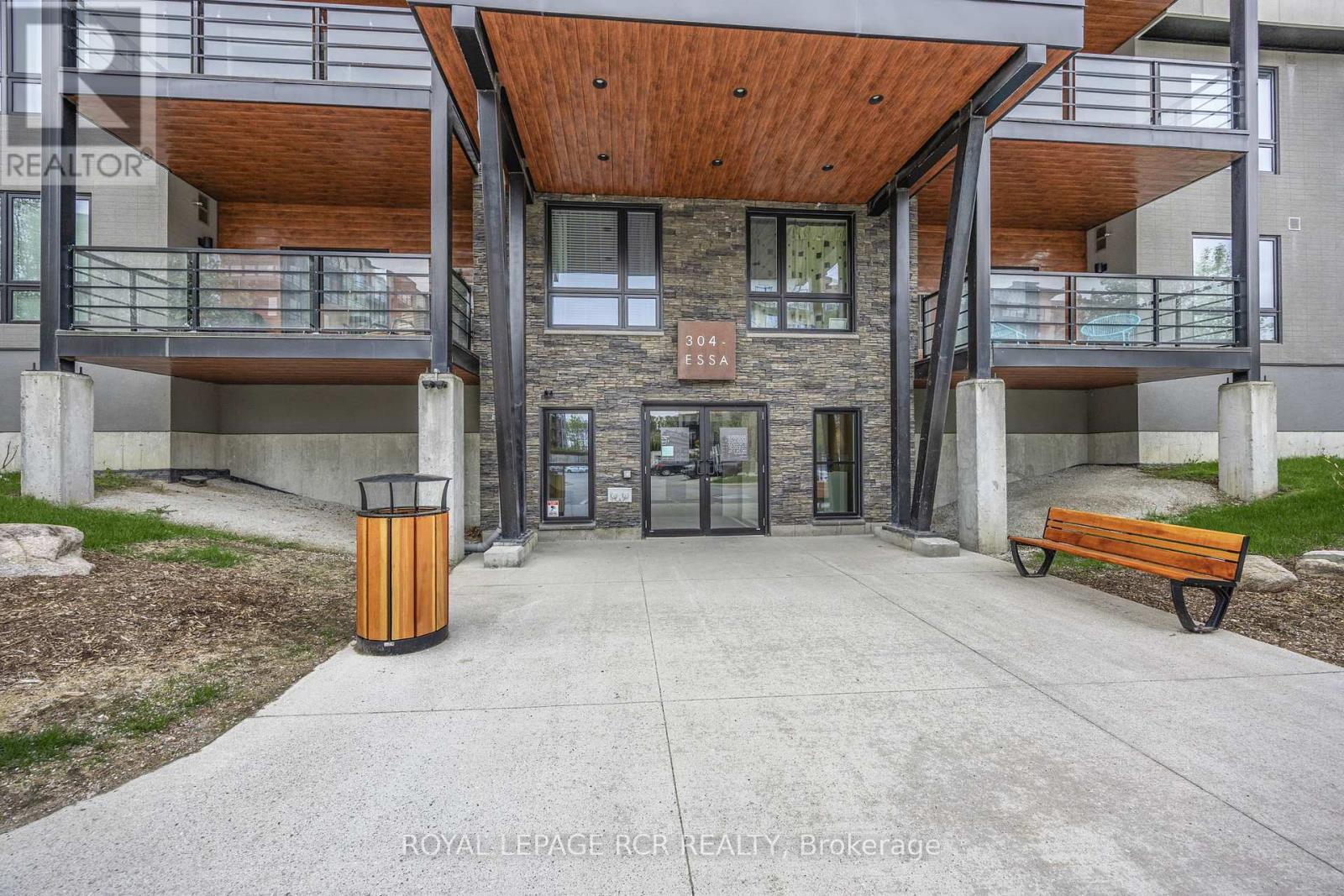 203 - 304 Essa Road, Barrie (0 West), Ontario  L9J 0H4 - Photo 4 - S12168183