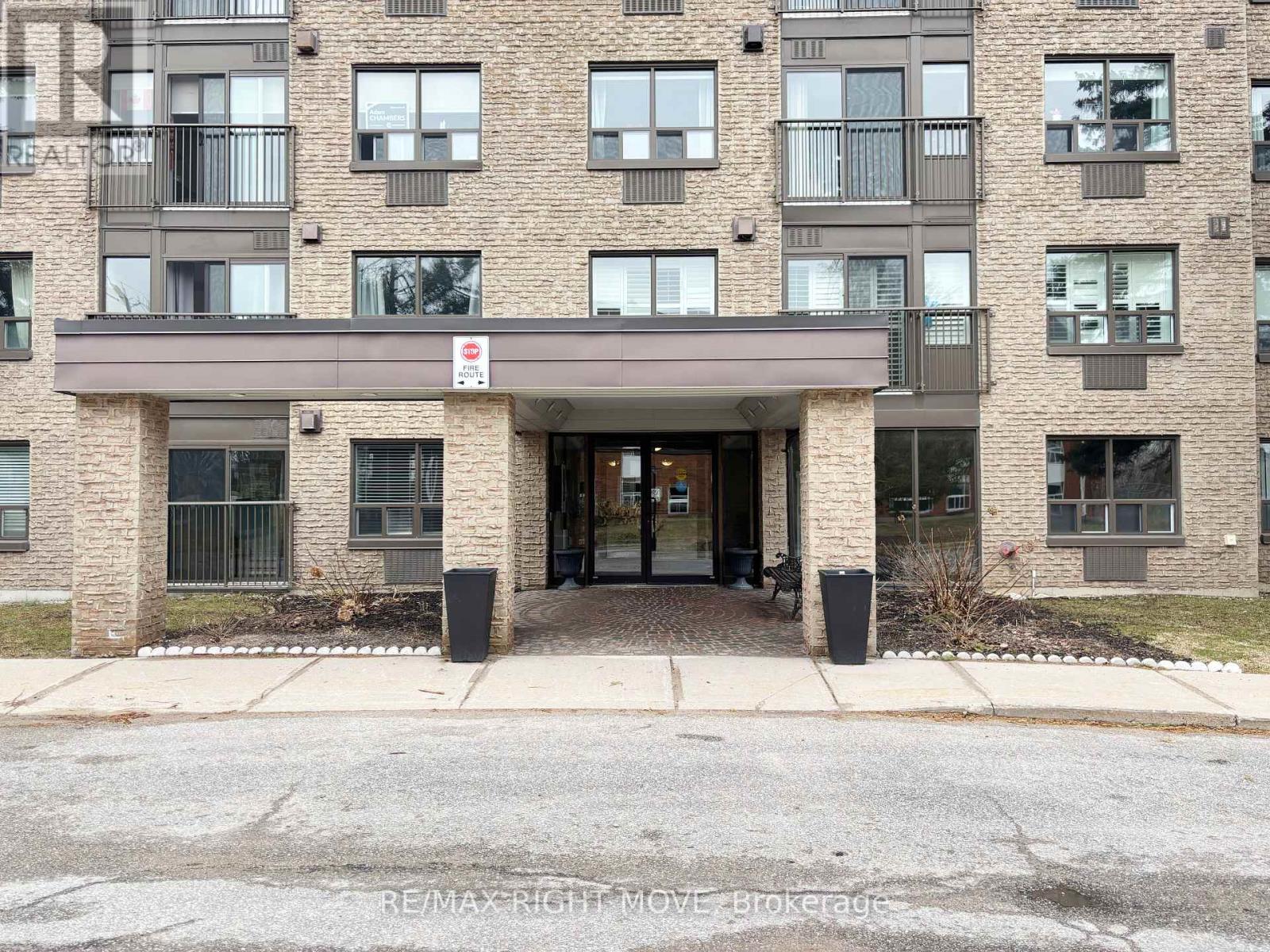 103 - 54 Fittons Road W, Orillia, Ontario  L3V 3T9 - Photo 3 - S12168249