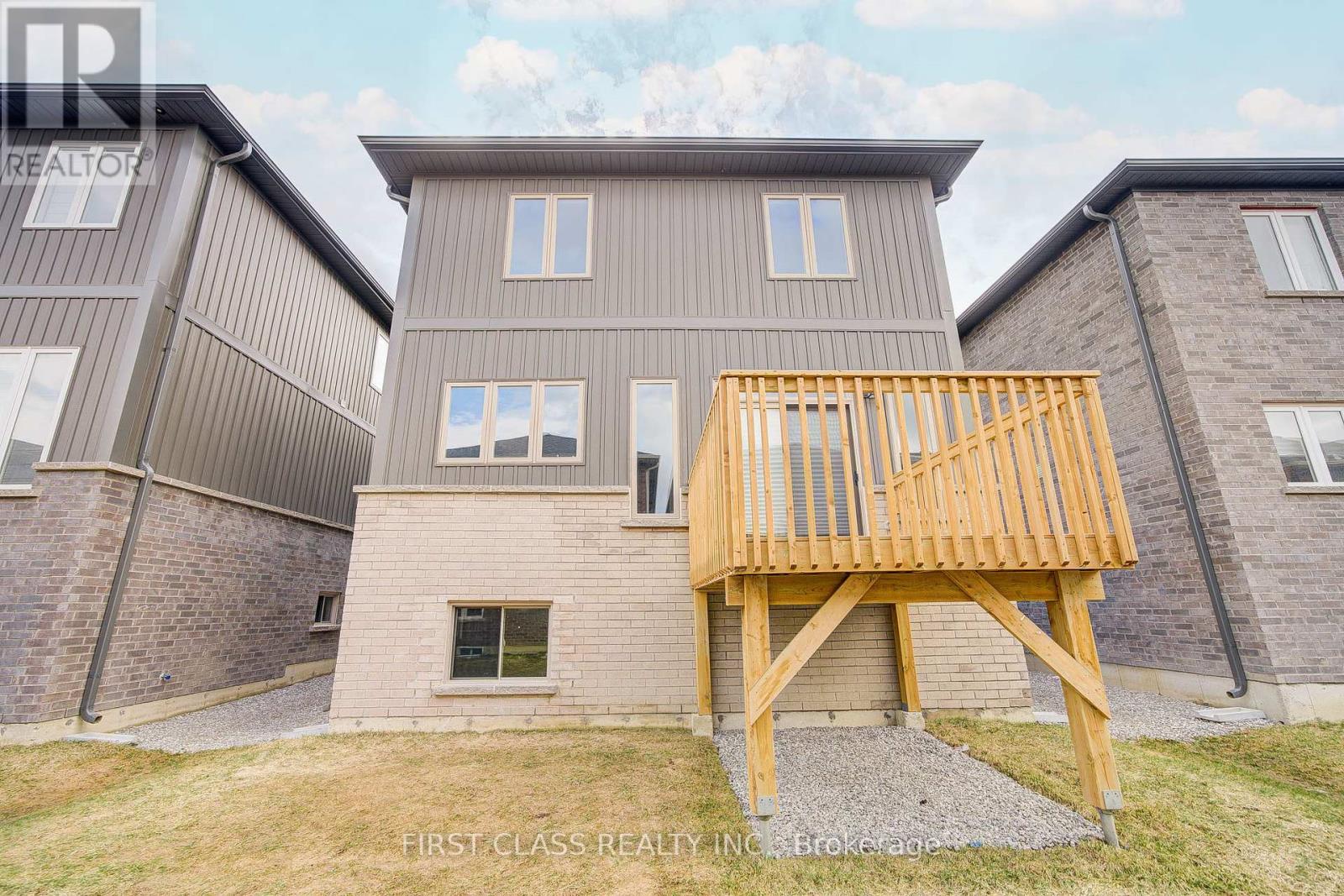 12 Barnyard Trail, Barrie, Ontario  L9J 0Y1 - Photo 34 - S12168275