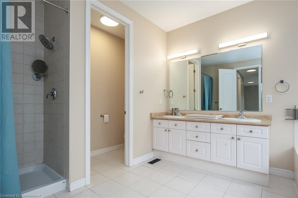 220 Edgewater Crescent, Kitchener, Ontario  N2A 4M2 - Photo 36 - 40728028